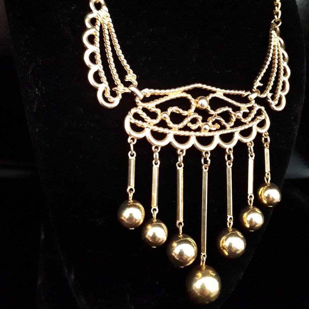 Vintage Gold Tone Coro Necklace